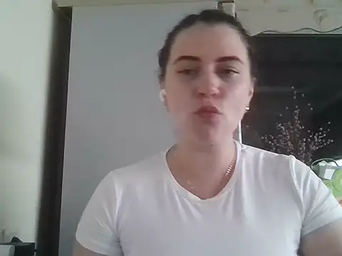Snapshot of Zanoriala chatting on 06.26.26 Zanoriala online show from 06.26.26