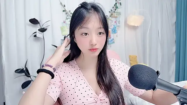 Snapshot of Winnie666999 chatting on 08.06.26 Winnie666999 online show from 08.06.26