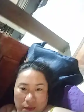 Snapshot of Lily_Trinh chatting on 06.22.26 Lily Trinh online show from 06.22.26