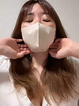 Snapshot of miiiiii_i chatting on 07.16.26 miiiiii i online show from 07.16.26