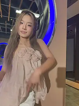 Snapshot of Uugirl00 chatting on 06.23.26 Uugirl00 online show from 06.23.26