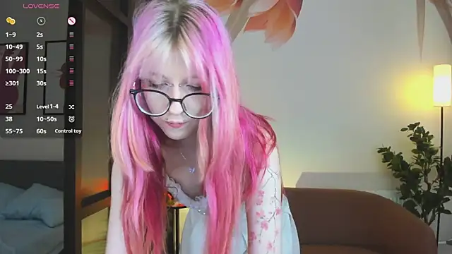 Lola Ray  online show from 06.30.26