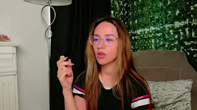 Nicole Bliss online show from 07.17.26