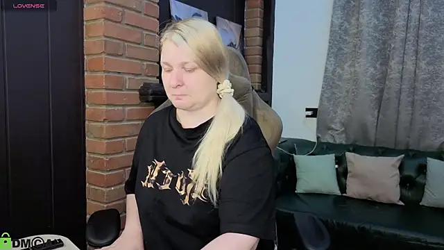 Snapshot of Ammy_Soon chatting on 06.26.26 Ammy Soon online show from 06.26.26