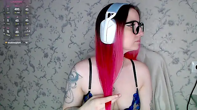 Snapshot of Tastycherrypie chatting on 07.28.26 Tastycherrypie online show from 07.28.26