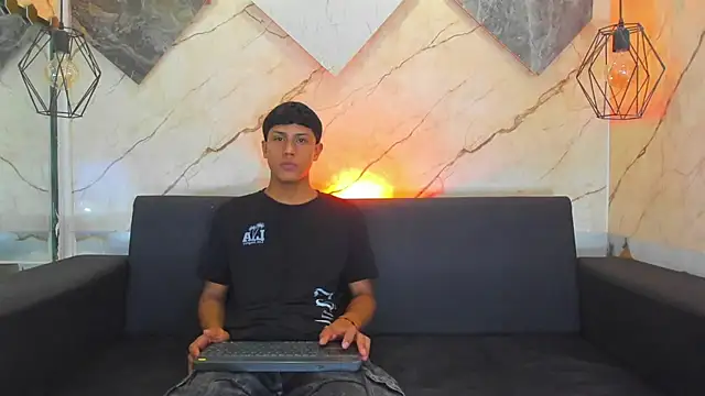 Snapshot of EMILIANO_BLESS chatting on 06.24.26 EMILIANO BLESS online show from 06.24.26