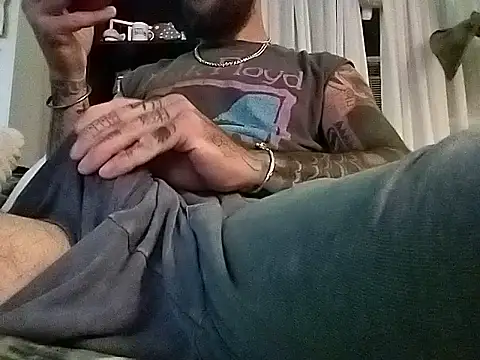 Snapshot of tatsnthick11 chatting on 07.19.26 tatsnthick11 online show from 07.19.26