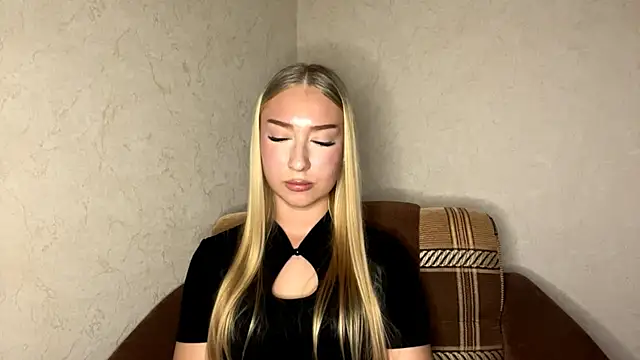 Snapshot of AlinaTeaseX chatting on 06.23.26 AlinaTeaseX online show from 06.23.26