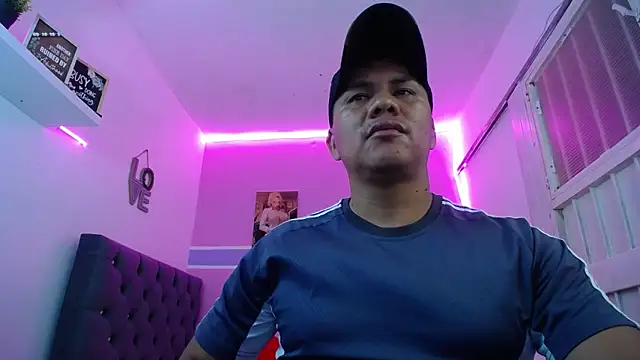Snapshot of fuego_moro chatting on 06.26.26 fuego moro online show from 06.26.26