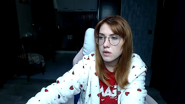 Reginasmilee online show from 10.24.25