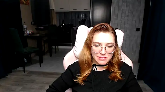 Reginasmilee online show from 11.06.25