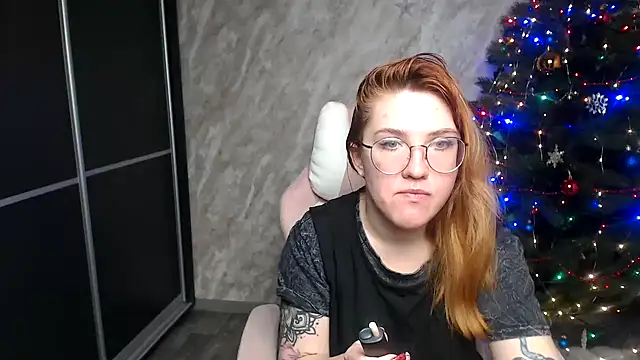 Snapshot of Reginasmilee chatting on 01.06.26 Reginasmilee online show from 01.06.26