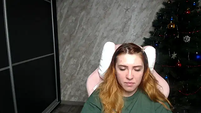 Snapshot of Reginasmilee chatting on 01.08.26 Reginasmilee online show from 01.08.26