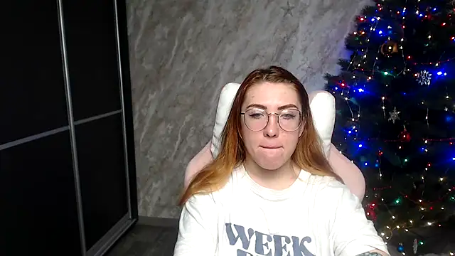 Snapshot of Reginasmilee chatting on 01.09.26 Reginasmilee online show from 01.09.26