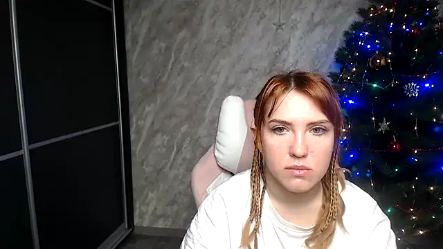 Snapshot of Reginasmilee chatting on 01.10.26 Reginasmilee online show from 01.10.26