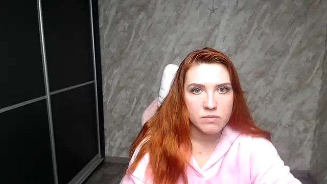 Snapshot of Reginasmilee chatting on 02.02.26 Reginasmilee online show from 02.02.26