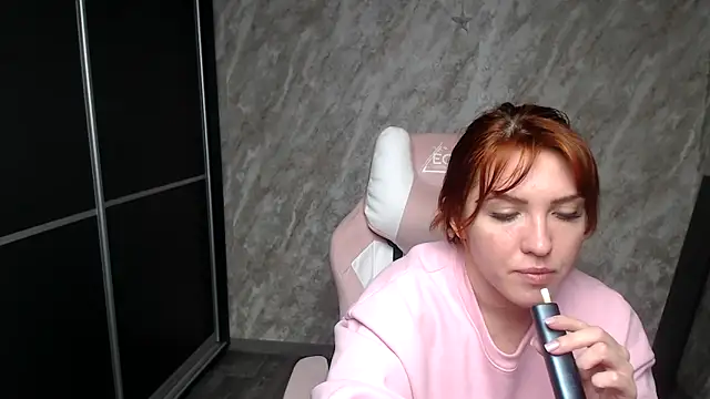 Snapshot of Reginasmilee chatting on 02.05.26 Reginasmilee online show from 02.05.26