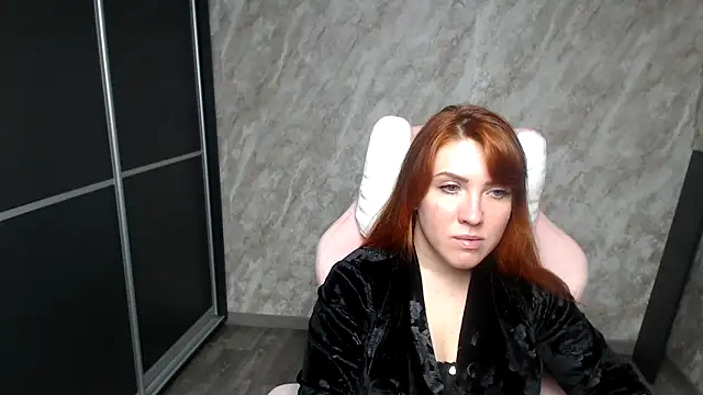 Snapshot of Reginasmilee chatting on 02.06.26 Reginasmilee online show from 02.06.26