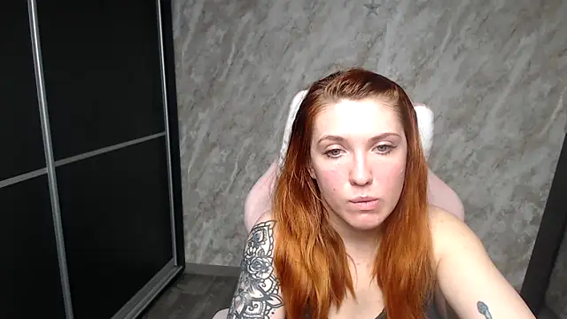 Snapshot of Reginasmilee chatting on 02.14.26 Reginasmilee online show from 02.14.26