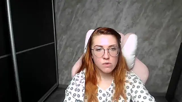 Snapshot of Reginasmilee chatting on 02.15.26 Reginasmilee online show from 02.15.26