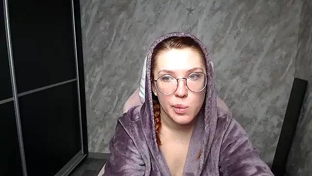 Snapshot of Reginasmilee chatting on 02.16.26 Reginasmilee online show from 02.16.26