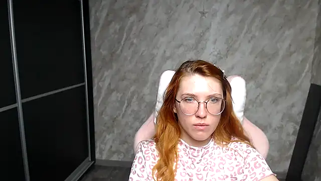 Snapshot of Reginasmilee chatting on 03.02.26 Reginasmilee online show from 03.02.26