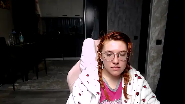 Reginasmilee online show from 03.28.26