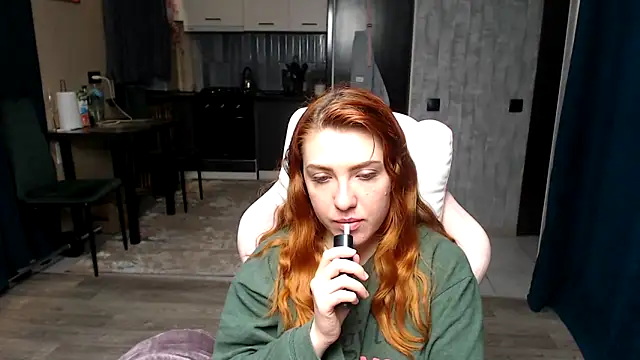 Reginasmilee online show from 04.15.26