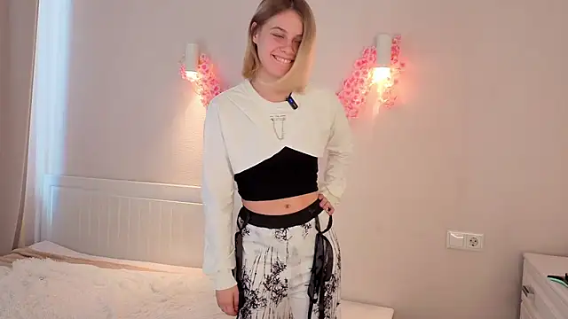 ChloeElise online show from 06.23.26