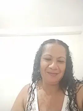 Snapshot of Yenifer_caisedo chatting on 06.24.26 Yenifer caisedo online show from 06.24.26