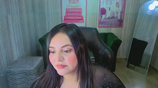 Snapshot of anthonella_stone_t chatting on 07.02.26 anthonella stone t online show from 07.02.26