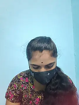 Snapshot of Megavarthinii chatting on 07.04.26 Megavarthinii online show from 07.04.26