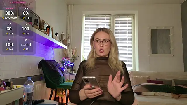 Snapshot of BeautyeyesLovely chatting on 03.14.26 BeautyeyesLovely online show from 03.14.26