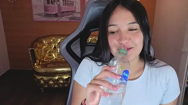 Snapshot of alisson_sweet_t chatting on 07.21.26 alisson sweet t online show from 07.21.26