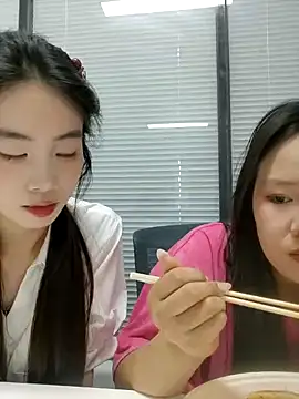 Snapshot of linlin-99 chatting on 06.30.26 linlin-99 online show from 06.30.26