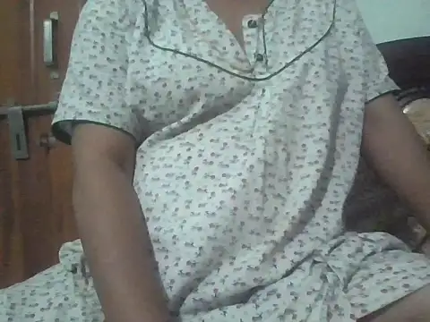 Snapshot of swetha_2001 chatting on 07.08.26 swetha 2001 online show from 07.08.26