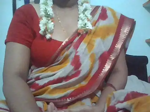 Snapshot of swetha_2001 chatting on 07.11.26 swetha 2001 online show from 07.11.26