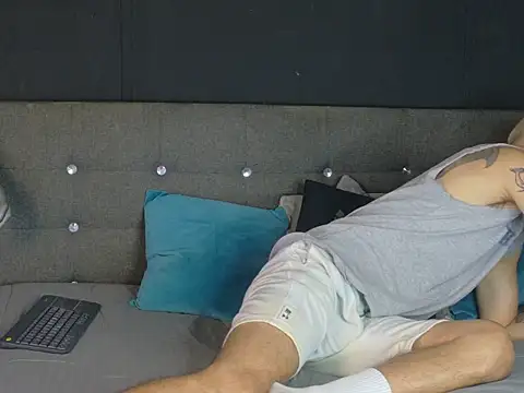 Snapshot of touching_the_sky chatting on 07.05.26 touching the sky online show from 07.05.26