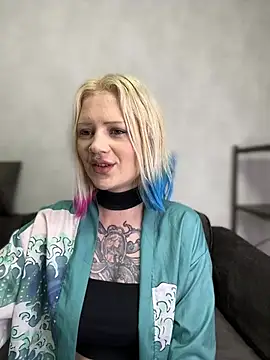 Snapshot of gothcloe chatting on 07.04.26 gothcloe online show from 07.04.26