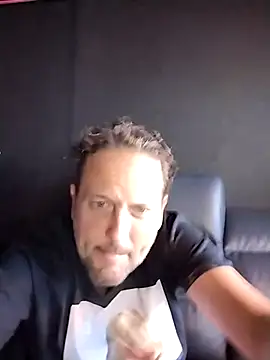 Snapshot of VitoVice chatting on 07.04.26 VitoVice online show from 07.04.26