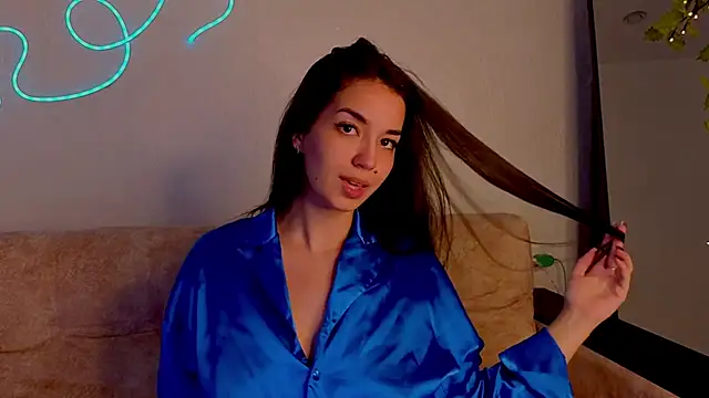 Snapshot of MollyGilberg chatting on 07.15.26 MollyGilberg online show from 07.15.26