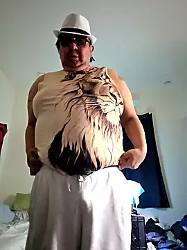 Snapshot of Show907 chatting on 12.16.25 Show907 online show from 12.16.25