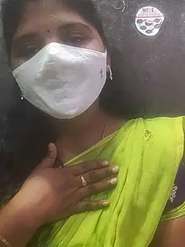 Snapshot of Roja_sexy chatting on 07.18.26 Roja sexy online show from 07.18.26
