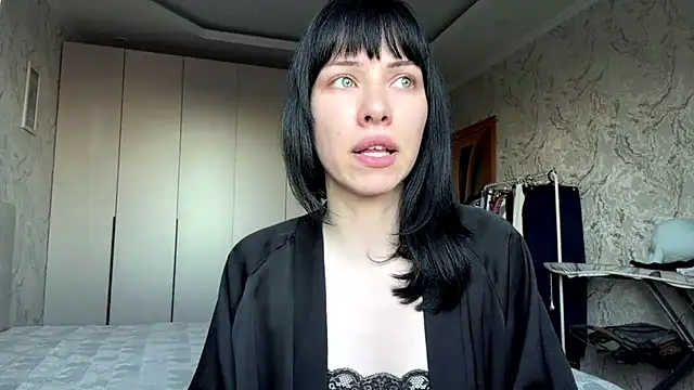 Snapshot of DomenicaLowe chatting on 07.07.26 DomenicaLowe online show from 07.07.26