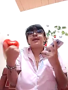 Snapshot of MacG21_ chatting on 07.14.26 MacG21 online show from 07.14.26