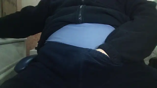 Snapshot of bigfish2222 chatting on 12.15.25 bigfish2222 online show from 12.15.25