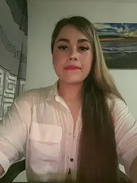 Snapshot of Paolee chatting on 07.19.26 Paolee online show from 07.19.26