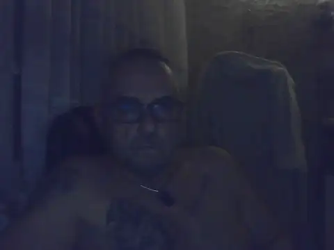 Snapshot of piszczalk chatting on 07.23.26 piszczalk online show from 07.23.26