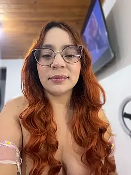 Snapshot of MiaDeAngelo chatting on 07.19.26 MiaDeAngelo online show from 07.19.26
