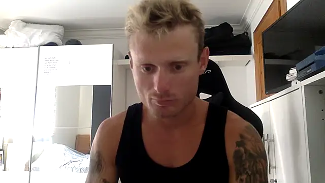 Snapshot of Nakedendurance1994 chatting on 07.12.26 Nakedendurance1994 online show from 07.12.26